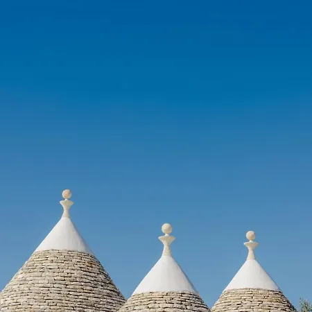 Дом отдыха Trullo E Lamia - Luxury Borgo Cinera *