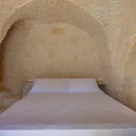 Дом отдыха Trullo E Lamia - Luxury Borgo Cinera *