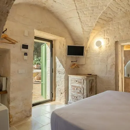 Дом отдыха Trullo E Lamia - Luxury Borgo Cinera *