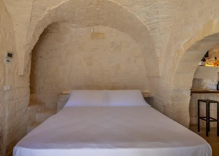 Дом отдыха Trullo E Lamia - Luxury Borgo Cinera *