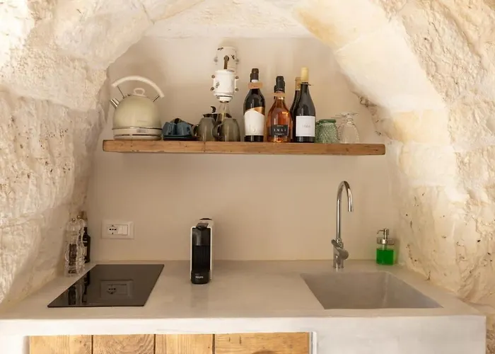Дом отдыха Trullo E Lamia - Luxury Borgo Cinera Остуни